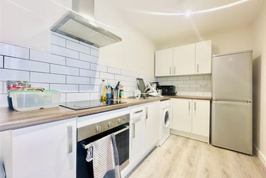 2 bed flat, 31 Gregory Street, Lenton, Nottingham, NG72NL - Image 1